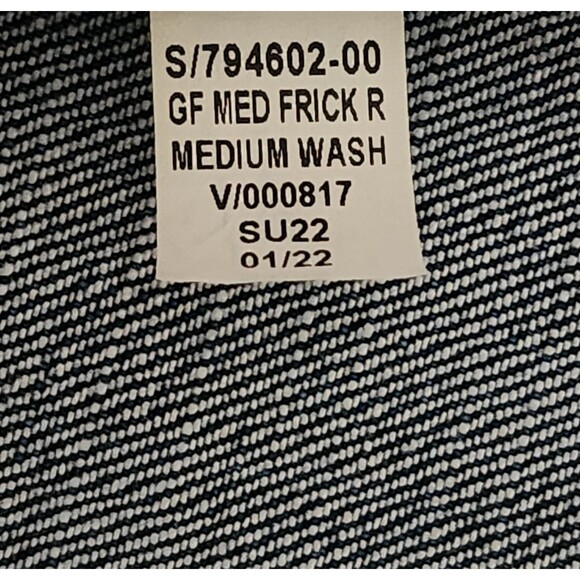 NWT Gap Womens Girlfriend Mid Rise Jeans Distressed Raw Hem Blue Size 25/0 - Picture 11 of 12